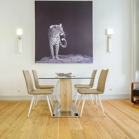 Superb In Historical Centre Apartment *